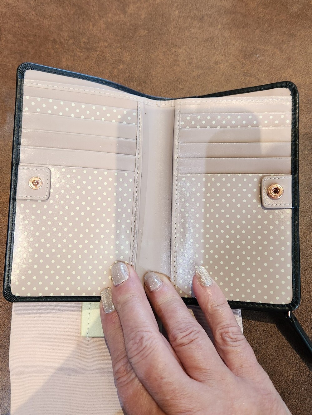 Radley of London Small Black Wallet with Dog Logo - Picture 5 of 8